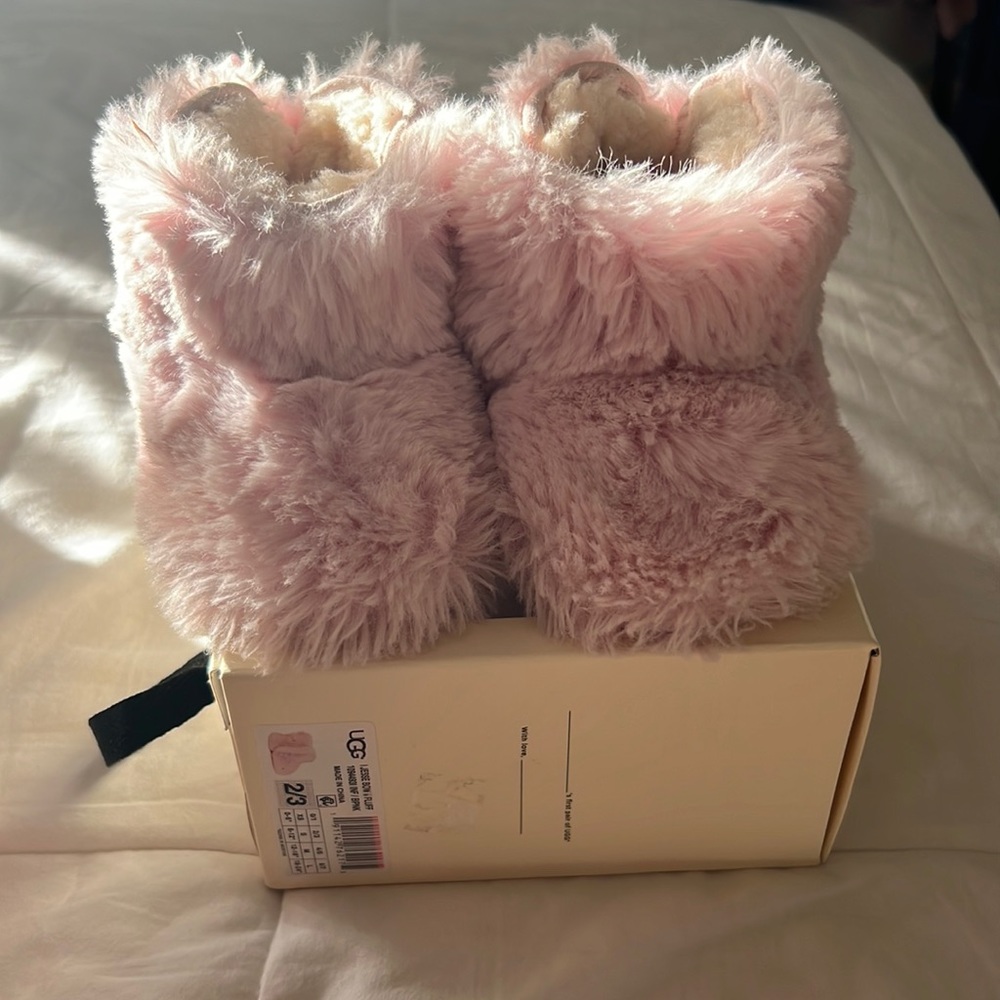 Jesse bow fluff Ugg boots